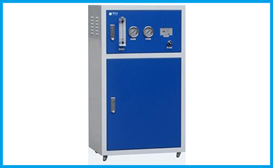 宏森始终提倡以使用者的需求为导向提供适用的超纯水系统。较新推出的新一代生化仪用超纯水机系统结构紧凑，操作简便，维护便利，能够直接以自来水为进水同时生产分析级纯水和较高标准的超纯水，可满足科学实验室各种纯水与超纯水的需要。