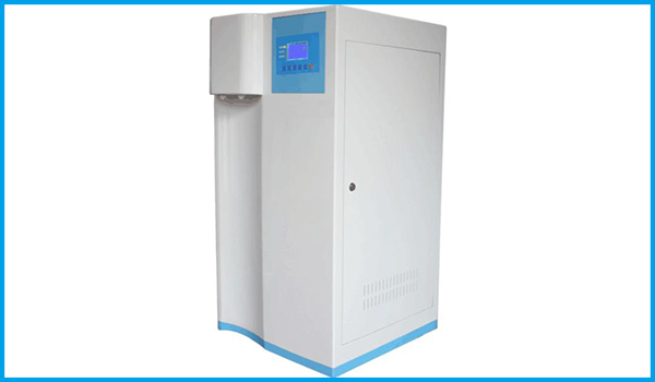 真正的智能医用实验室超纯水机：采用微处理器自动控制.系统具有自动判别预处理柱、反渗透膜、纯化柱，超纯柱、微滤、超滤、紫外灯管等失效功能。并能声光报警，以保证机器处在最佳运行状态。