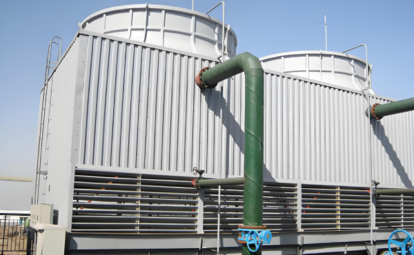 中央空调循环水系统简介中央空调循环水系统是商业综合体、写字楼、工厂车间等场所的核心配套系统，主要为中央空调主机、冷水机组、换热器等设备提供冷却与换热服务，是调控室内